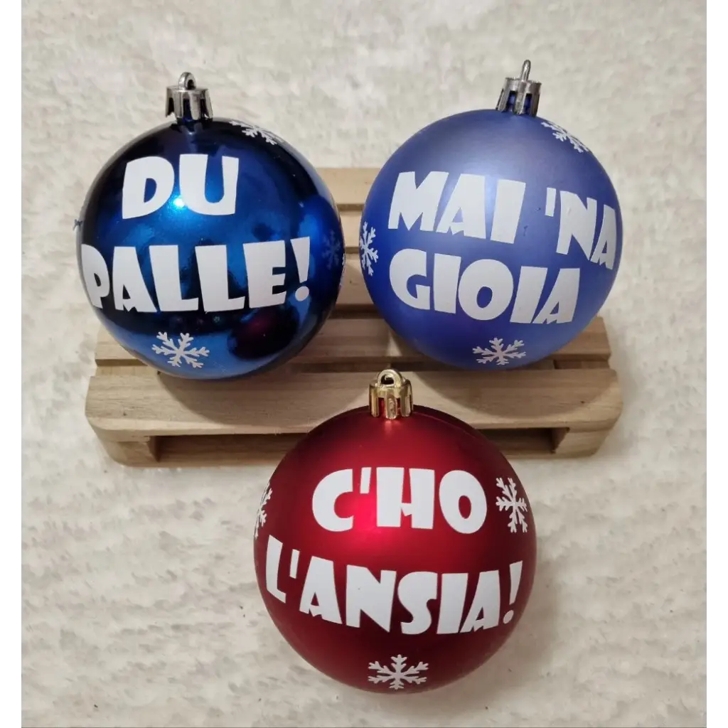Set di 3 Palline di Natale Personalizzate con Nome – Decorazioni Natalizie Artigianali, Perfette per Regali e famiglia, Confezionate Singolarmente, Made in Italy Set di 3 Palline di Natale Personalizzate con Nome – Decorazioni Natalizie Artigianali, Perfette per Regali e famiglia, Confezionate Singolarmente, Made in Italy